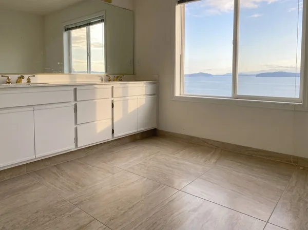 Edgemoor master bath with new large-format porcelain tile